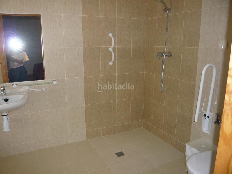 Foto 13c3f7cd-24c2-4dd7-84de-9caa881d2da7. Edifici a n-322 294 a Robledo