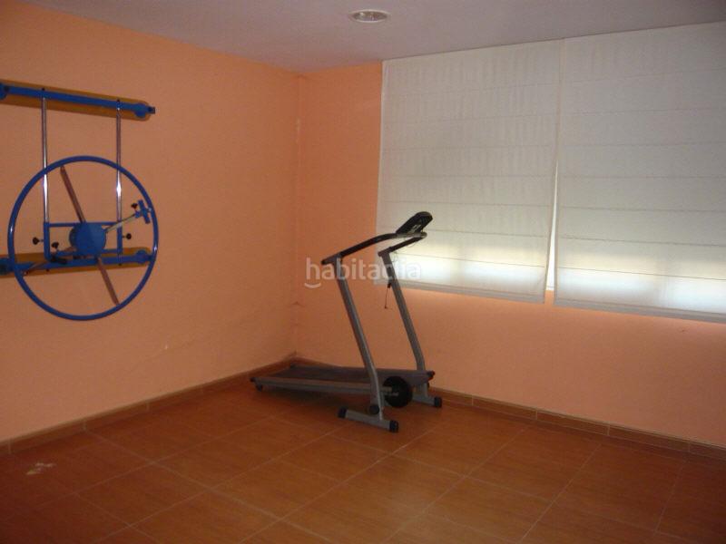 Foto 7c975746-2577-41c5-9fde-f853e026c32e. Edifici a n-322 294 a Robledo