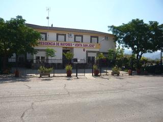 Edificio en N-322 294. Residencia en venta en la puerta de segura (jaén)