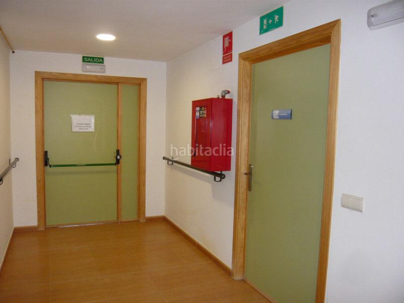 Foto d9ad867f-d23f-44e1-9349-30c4c2472760. Edifici a n-322 294 a Robledo