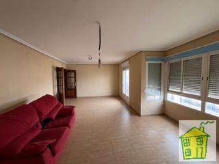 Pis  Corredera capuchinos. Piso en venta en andjar