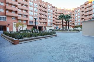 Pis  Avenida de andalucía. Piso en venta en linares