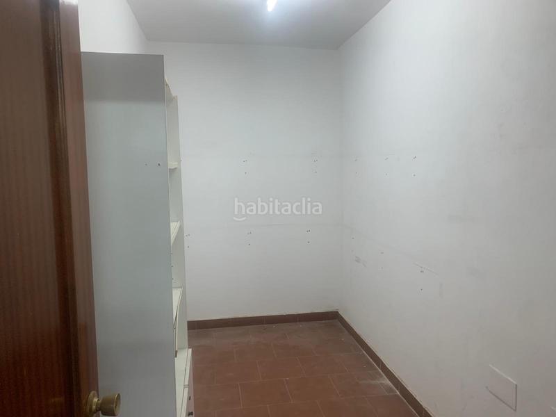 Foto b730c626-1352-4c42-8718-0743fc37b991. Fabrikhalle in Arjona