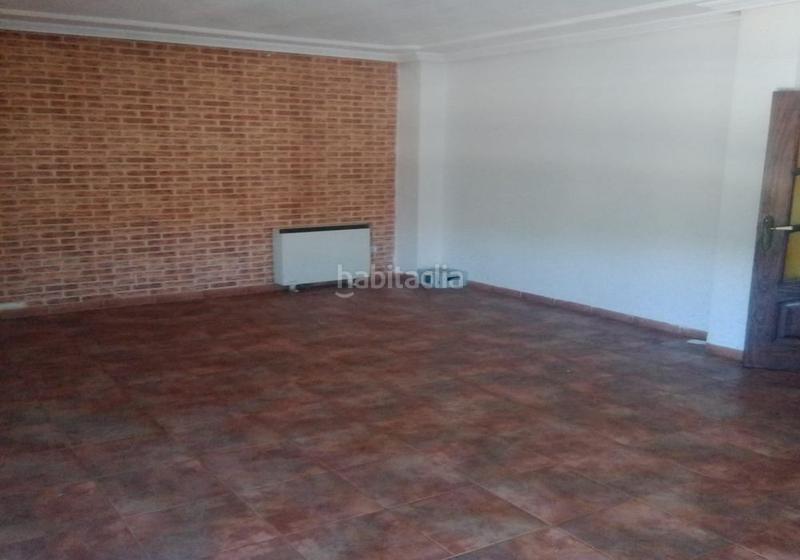 Foto b33440e4-839a-46f3-b95d-a7a1cd5cfd0a. Piso oportunidad inmobiliaria en Torreperogil
