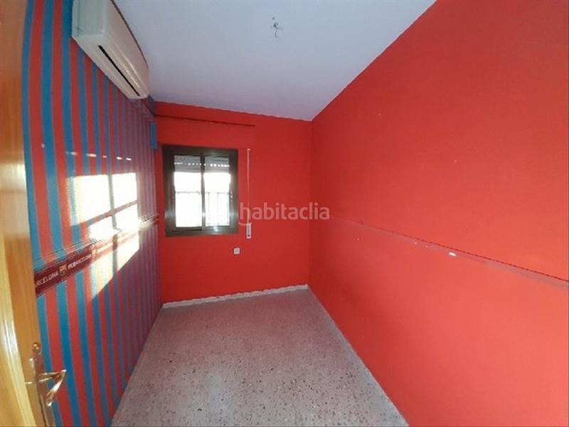 Foto f273f199-6d92-4891-bf59-8f0a2d68e4d3. Piso oportunidad inmobiliaria en Ctra. Circunvalación - La Magdalena Jaén