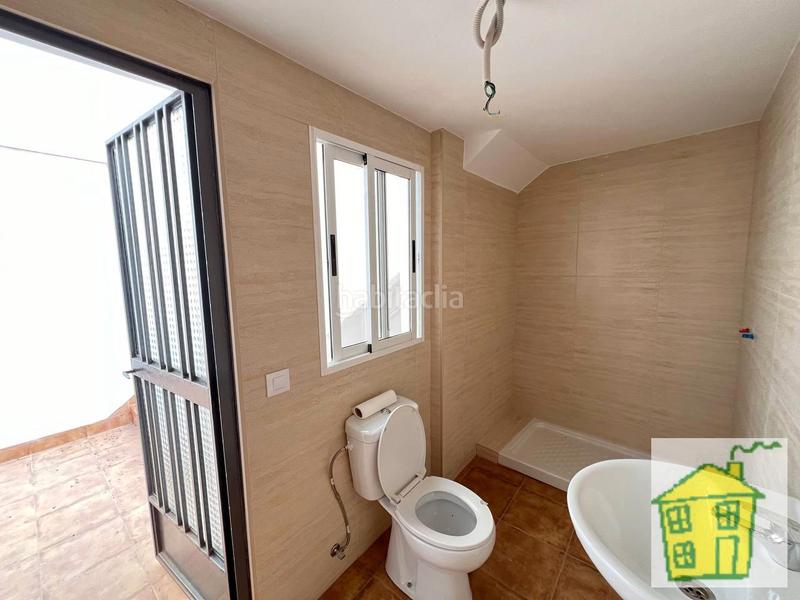 Foto f60c6c0a-9166-4dbe-ac4d-2ceb982554c1. Casa in Andújar