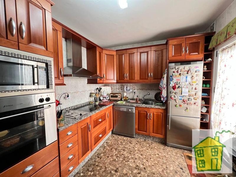 Foto 0ffd7be9-231f-4734-8246-3391f6edf5f0. Casa con camino parcheggio in Andújar