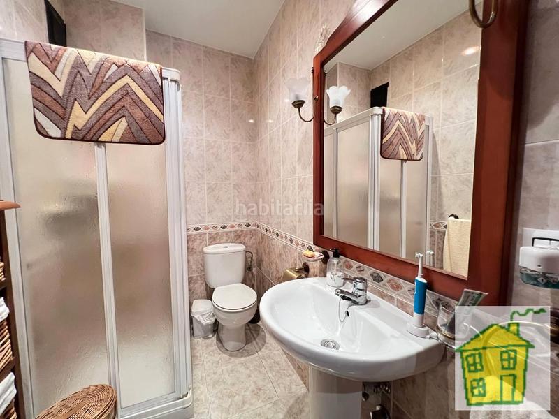 Foto 1679648f-20d9-43bc-ade6-83dfce88ca85. Casa con camino parcheggio in Andújar