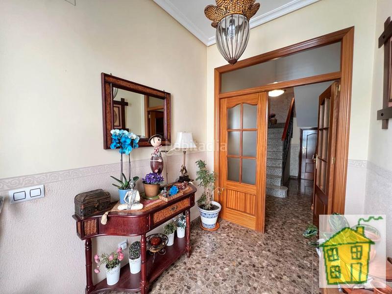 Foto 46064bb3-ba0b-4331-a7f1-bbf06e5ab465. Casa con camino parcheggio in Andújar