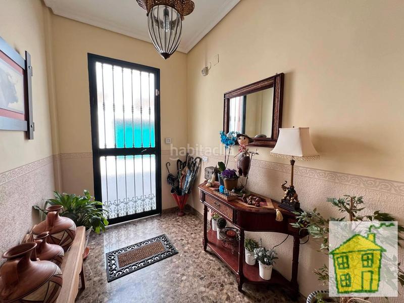 Foto 4d6eb6df-f7b1-4956-a59d-284a99051224. Casa con camino parcheggio in Andújar