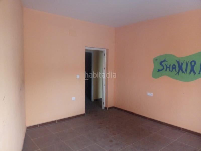 Foto 2dc47dd0-feb3-46a0-a276-5b21a2b66bcc. Casa en calle martinete 87 chalet adosado en venta en calle martinete, 23700, en Linares