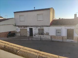 Casa a Calle martinete 87. Chalet adosado en venta en calle martinete, 23700, linares