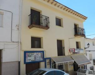 Casa a Calle matadero 19. Oportunidad inmobiliaria de vivienda y local