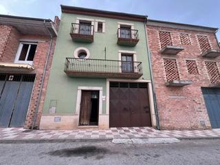 Casa a Calle primero de mayo 20. Oportunidad inmobiliaria de vivienda independiente con cochera a