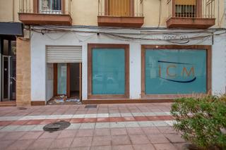 Local commercial à Calle peral 2. Oportunidad inmobiliaria, local comercial