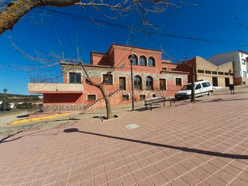 Foto e5e1f585-d262-4333-b1fb-b507aa4b9222. Edifici a calle rafael alberti 1 a Montizón