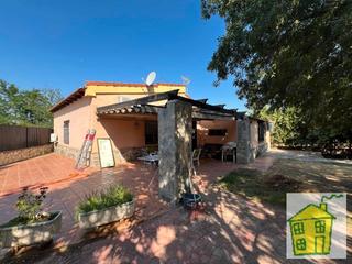 Finca rústica  Calle hermanos del val. Casa de campo en venta en andújar