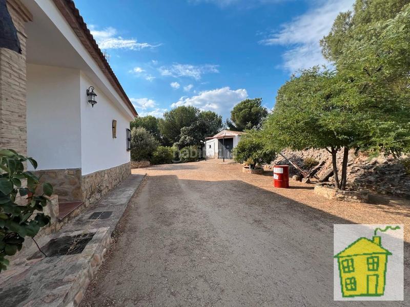 Foto f8f8ee17-a2c3-4aaa-9373-d3ffe95d5e8b. Finca rústica a poblado del santuario virgen de la cabeza 42 a Andújar