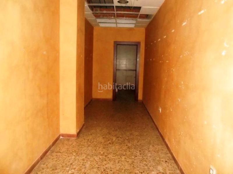 Foto 14d931ad-7e39-445a-a5bc-8d45a4b4a01f. Local comercial local en venta en c. la carolina, , jaén en Linares