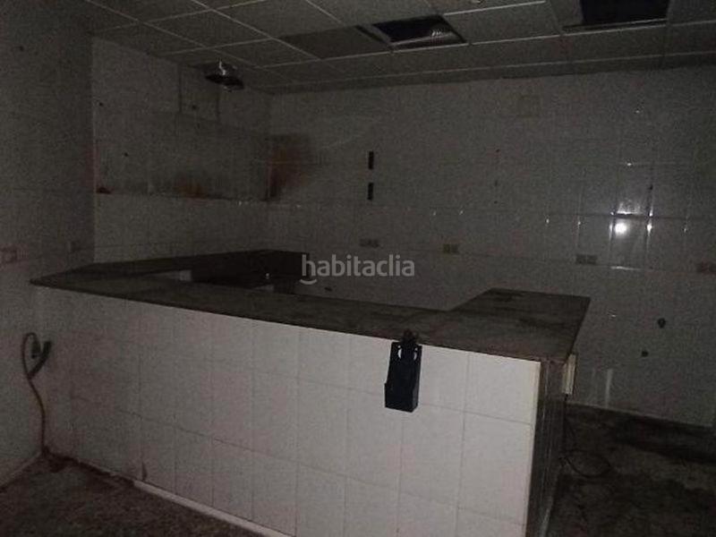 Foto e5aad7c6-72ff-4a9c-bec1-3c333979e867. Local comercial local en venta en c. la carolina, , jaén en Linares