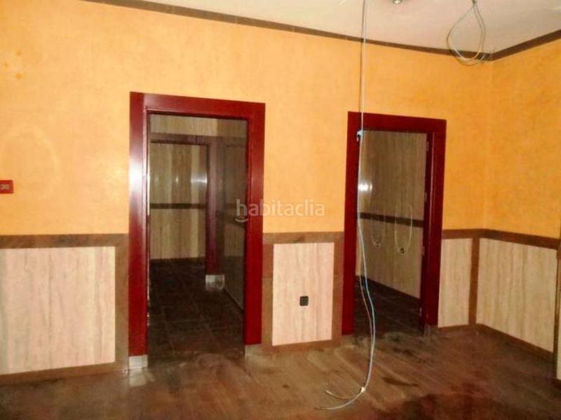 Foto fd799fe8-62b3-42b8-9943-106f239a47f2. Local comercial local en venta en c. la carolina, , jaén en Linares