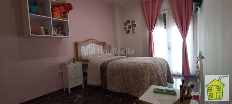 Foto e3a2da2c-b5a5-4800-a804-d0e89dd0d627. Casa adossada amb xemeneia calefacció a Andújar
