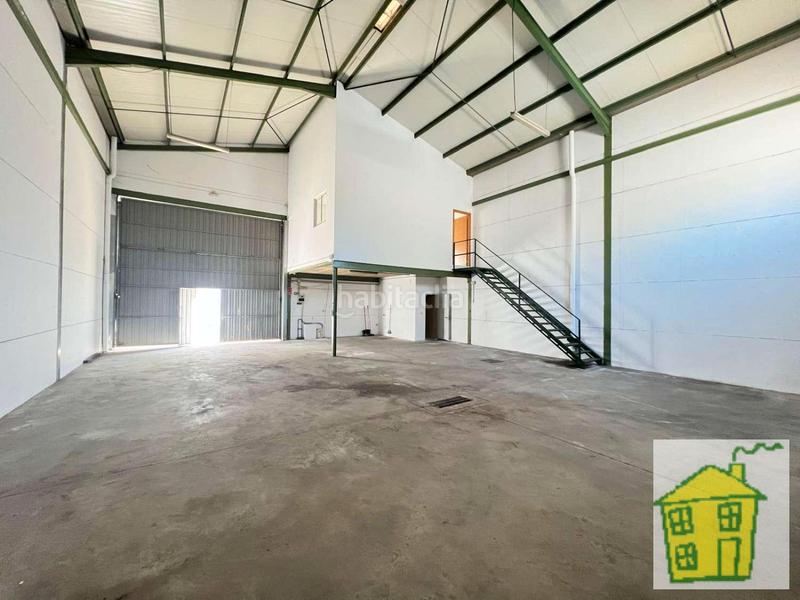 Foto 59ab9e66-163a-44b8-8359-82ec67dd444e. Nave industrial nave en polígono la estación en Andújar