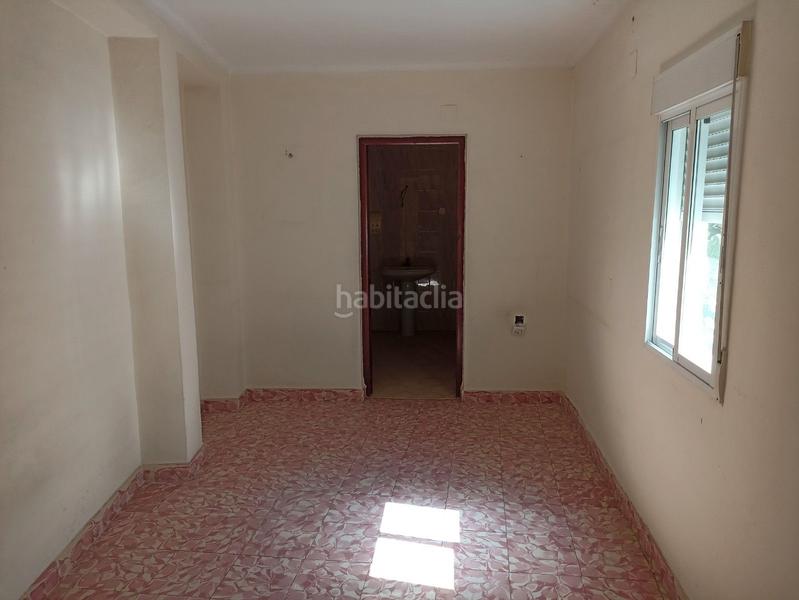 Foto b7dd29af-89b2-40ed-af3e-739a33291078. Casa adossada a Torredelcampo