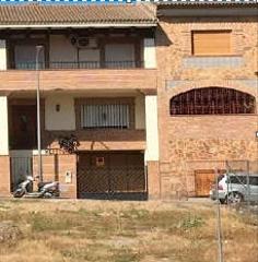 Chalet  Calle luis de góngora 2. Chalet adosado en venta en mengíbar