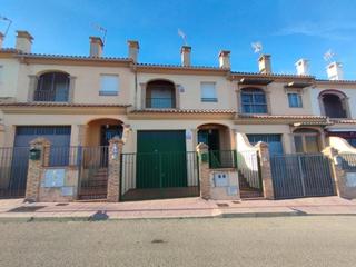 Reihenhaus in Calle de las navas 8. Casa en venta en c. camino de las navas, 8, sabiote, jaén