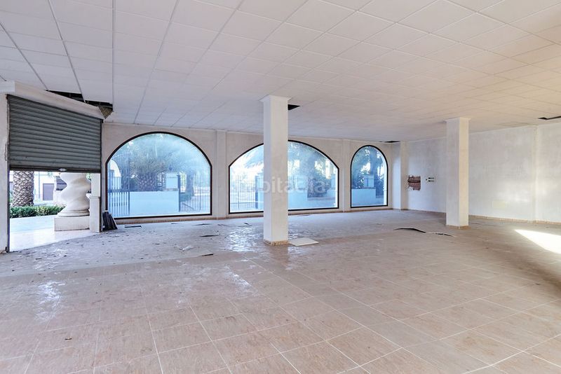 Foto 165d1709-3e8c-496a-b229-232d75a3332d. Alquiler local comercial en avenida de andalucía 10 oportunidad de local en regimen de arrendamiento con fachada en Andújar