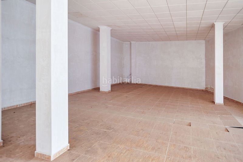Foto 43b6f744-209a-4344-8ca2-f95d97a6568a. Alquiler local comercial en avenida de andalucía 10 oportunidad de local en regimen de arrendamiento con fachada en Andújar