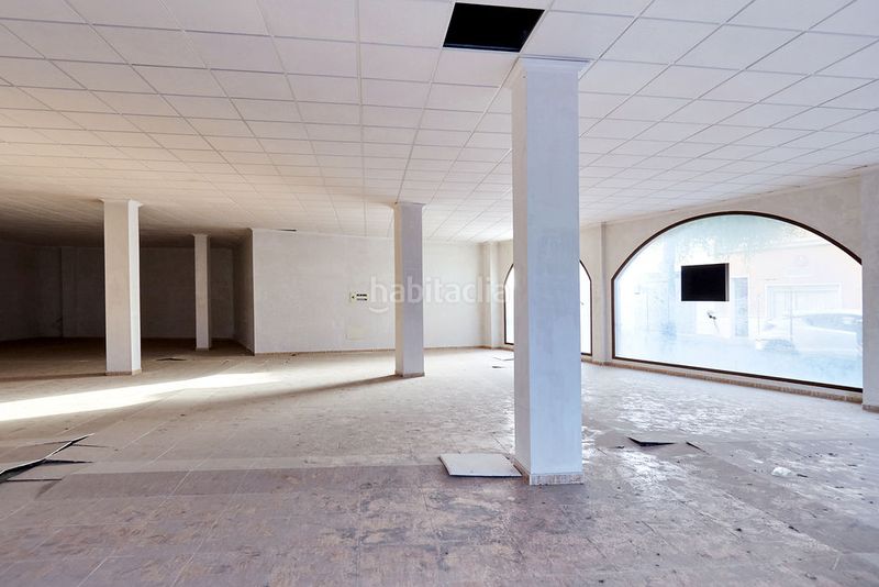 Foto 9de0a5aa-b6ec-4c61-8ae7-4e6f9d7098dc. Alquiler local comercial en avenida de andalucía 10 oportunidad de local en regimen de arrendamiento con fachada en Andújar