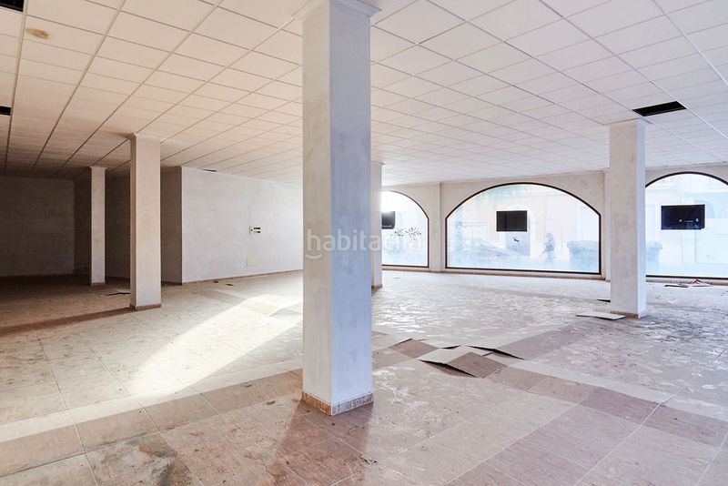 Foto c29addb6-97d4-4f2d-9364-67a2e11c27e9. Alquiler local comercial en avenida de andalucía 10 oportunidad de local en regimen de arrendamiento con fachada en Andújar
