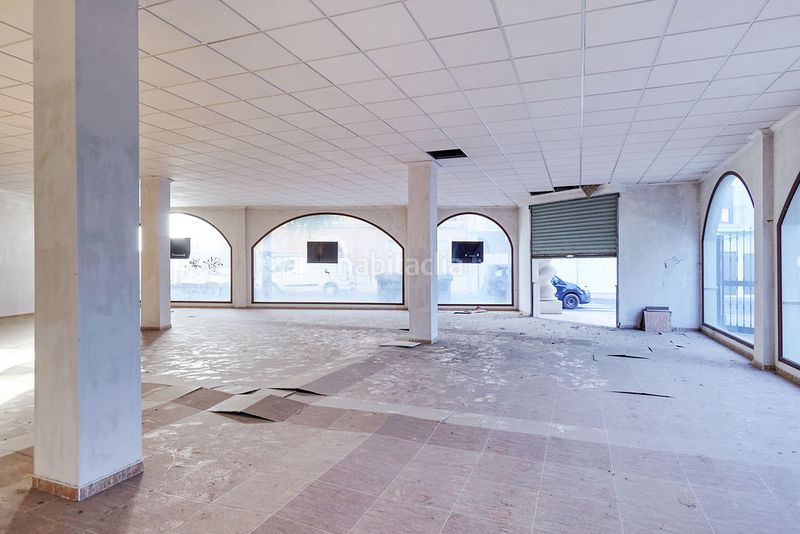 Foto e2592333-4816-4098-bf25-1c6eac6c97da. Alquiler local comercial en avenida de andalucía 10 oportunidad de local en regimen de arrendamiento con fachada en Andújar