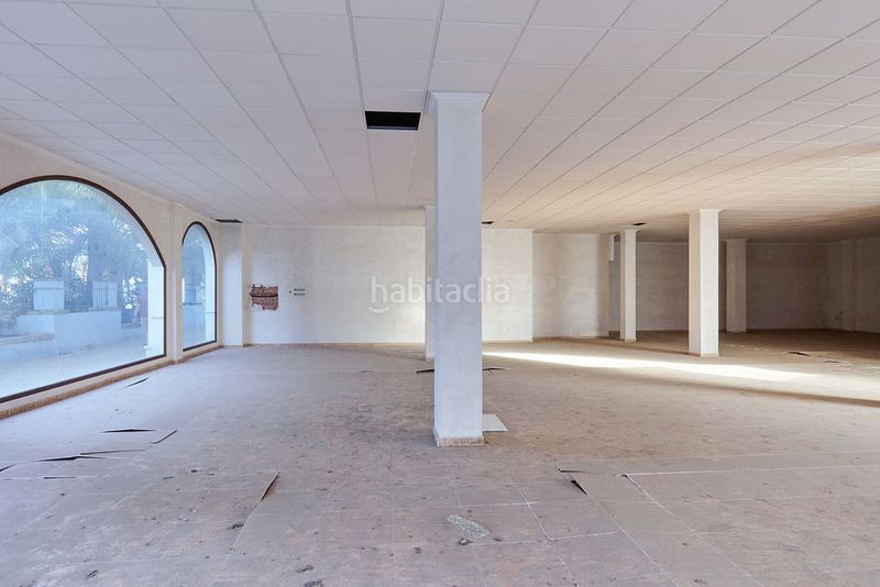Foto fe2b54ab-2270-4a6b-a5fb-08d73d4960f3. Alquiler local comercial en avenida de andalucía 10 oportunidad de local en regimen de arrendamiento con fachada en Andújar