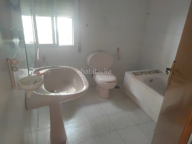 Foto 3d189c6d-dfbc-4315-b4ef-02ab66915bb6. Casa adossada a calle horno parras 16 a Torredelcampo