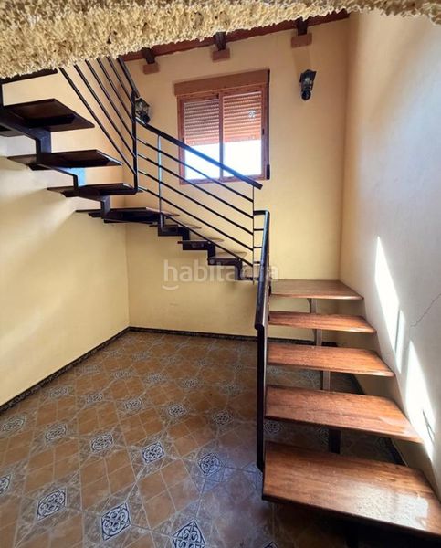 Foto 4b70774a-aabb-4b59-9247-e196eba10fee. Masia amb aparcament a Villares (Los)