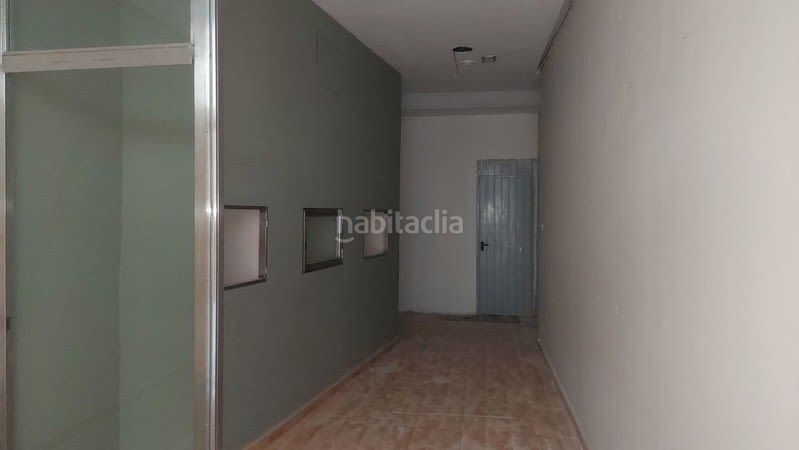 Foto eed73767-3a40-4d3f-82b5-6237eb573c68. Local comercial a calle ollerías 57 a Andújar