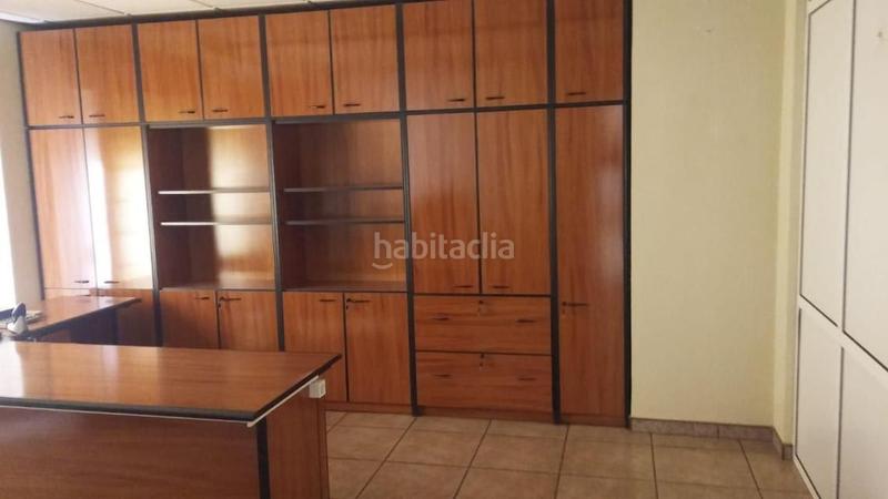 Foto f4ee85d4-1f12-4004-8bab-dcba5bae40ce. Oficina a Bailén
