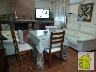 Casa a Calle alondras 22. Casa en venta en vegas de triana