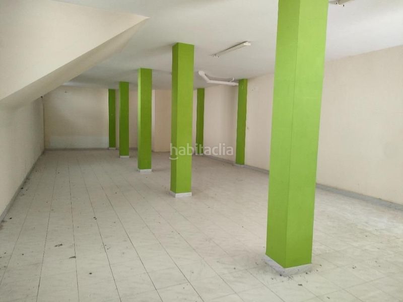 Foto df459e43-b65f-4eab-acfe-cecf43a3cf2f. Local comercial a Peal de Becerro