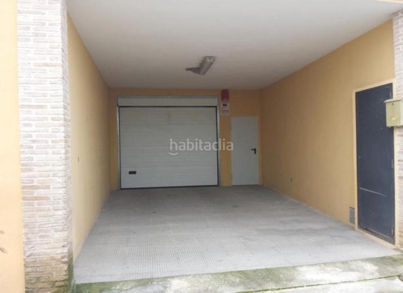 Foto e5898d68-bf37-402c-a016-e28a53b7e0eb. Parking voiture dans Porcuna