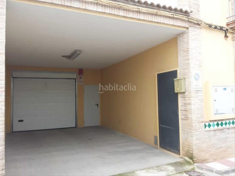 Foto fd4d11a5-f510-419d-b1ab-acefb1a8002e. Parking voiture dans Porcuna