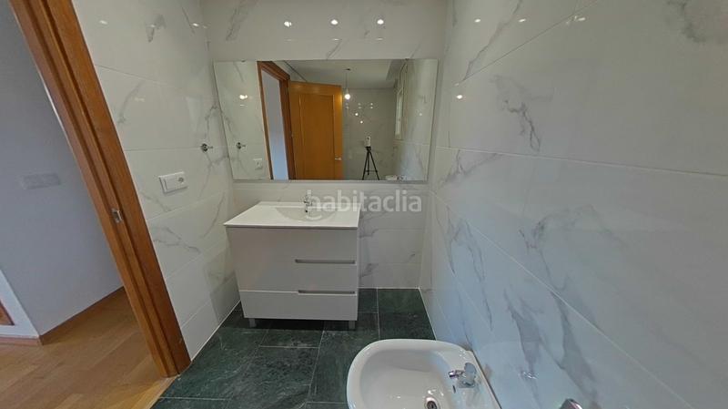 Foto 1a70ee9a-21a6-42fb-9fe0-0cca5cb3478a. Dúplex solvia inmobiliaria dúplex en Eixample Sud-Migdia Girona
