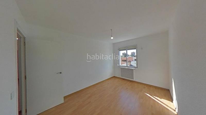 Foto ddaa26d7-fcae-4476-83a4-6d2fb3b18810. Alquiler piso solvia inmobiliaria piso en Opañel Madrid