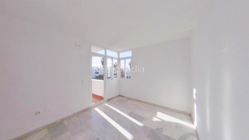 Foto 34b48ab6-2b4d-4dd5-9e61-9ba42fcf77e8. Pis amb piscina a Calahonda Mijas