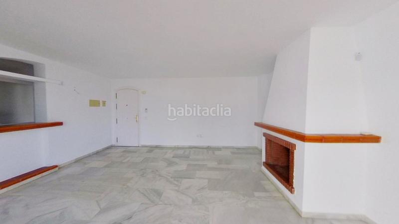 Foto eae2628b-7b24-49f4-8660-43e17ae6286b. Pis amb piscina a Calahonda Mijas