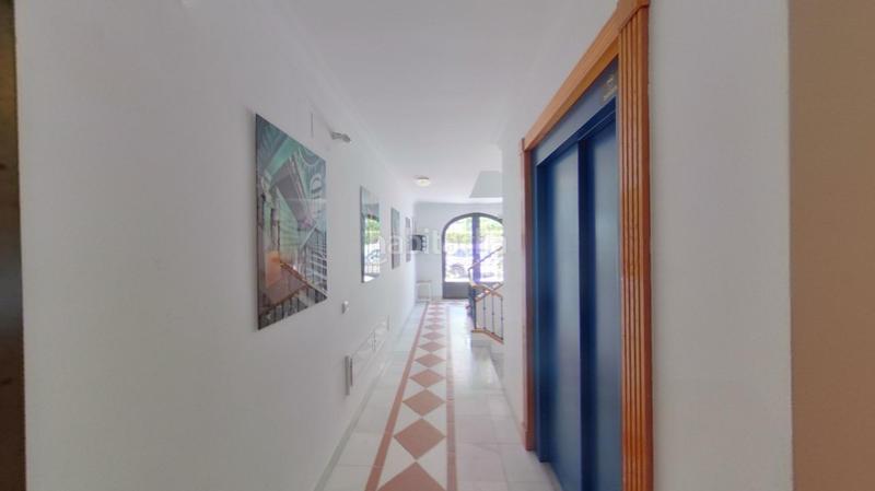 Foto 755bf760-8a3c-459d-a38d-a6194175bd0d. Dúplex amb piscina a Nueva Andalucía centro Marbella