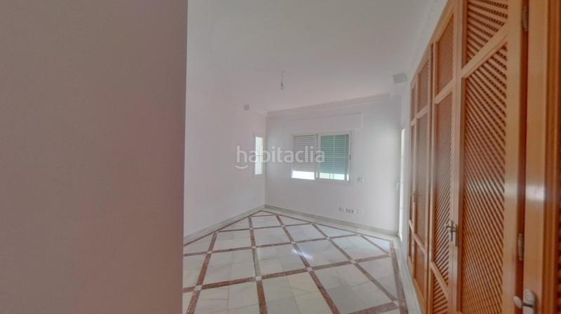 Foto bee415cb-eb38-4974-8e39-d498b0e19880. Dúplex amb piscina a Nueva Andalucía centro Marbella